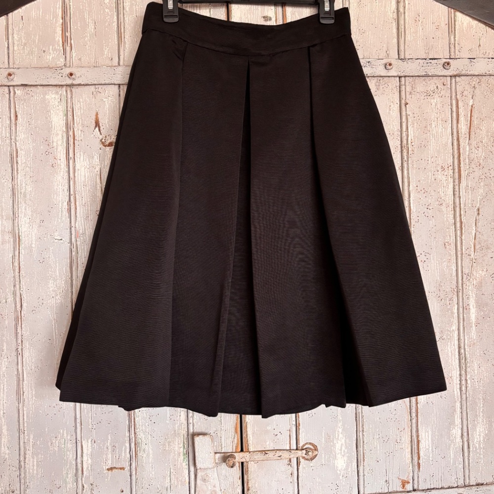 Eliza J Black Pleated Midi Skirt – Size 10